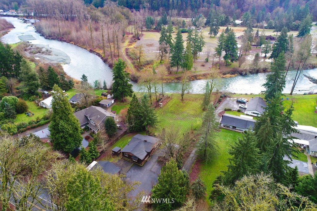 17447 Southeast Jones Road Renton, WA 98058 - Photo 1 of 34