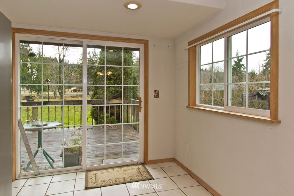 17447 Southeast Jones Road Renton, WA 98058 - Photo 15 of 34