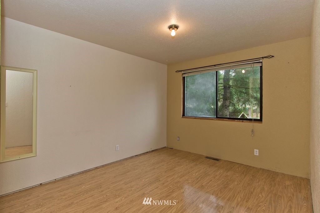 17447 Southeast Jones Road Renton, WA 98058 - Photo 18 of 34