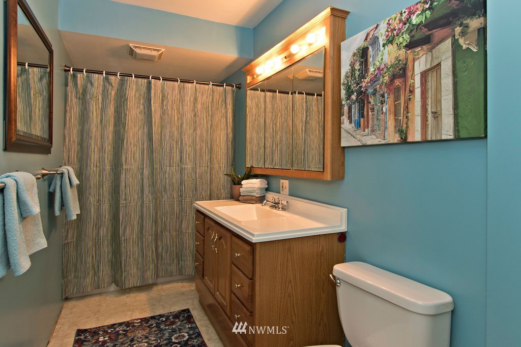 17447 Southeast Jones Road Renton, WA 98058 - Photo 19 of 34