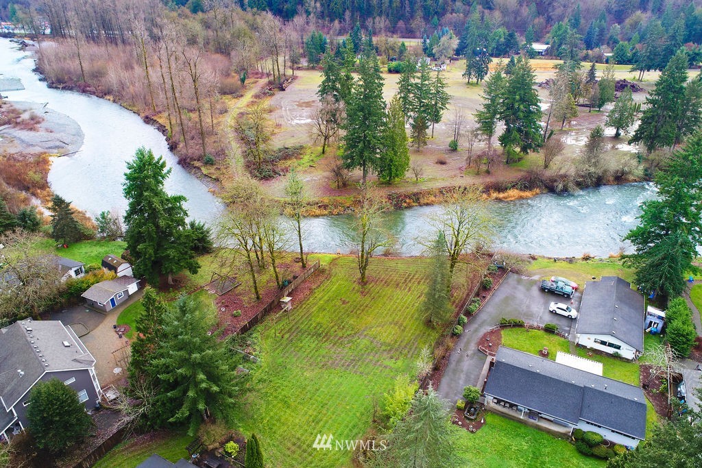 17447 Southeast Jones Road Renton, WA 98058 - Photo 24 of 34