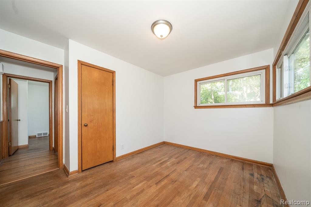 1292 East Maple Road Birmingham, MI 48009 - Photo 12 of 24