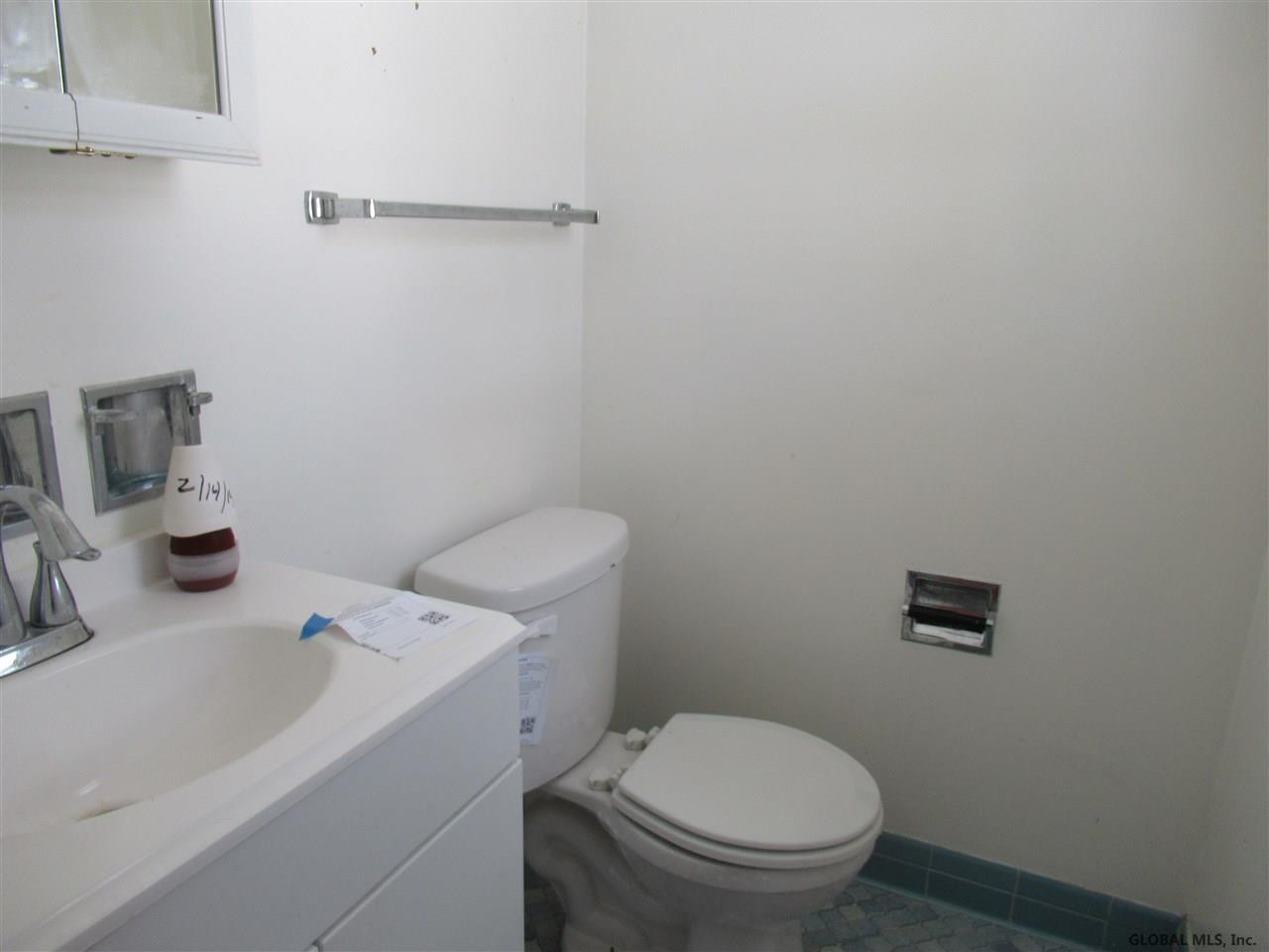 8 Salem Road Bethlehem, NY 12054 - Photo 23 of 23 Photo 33