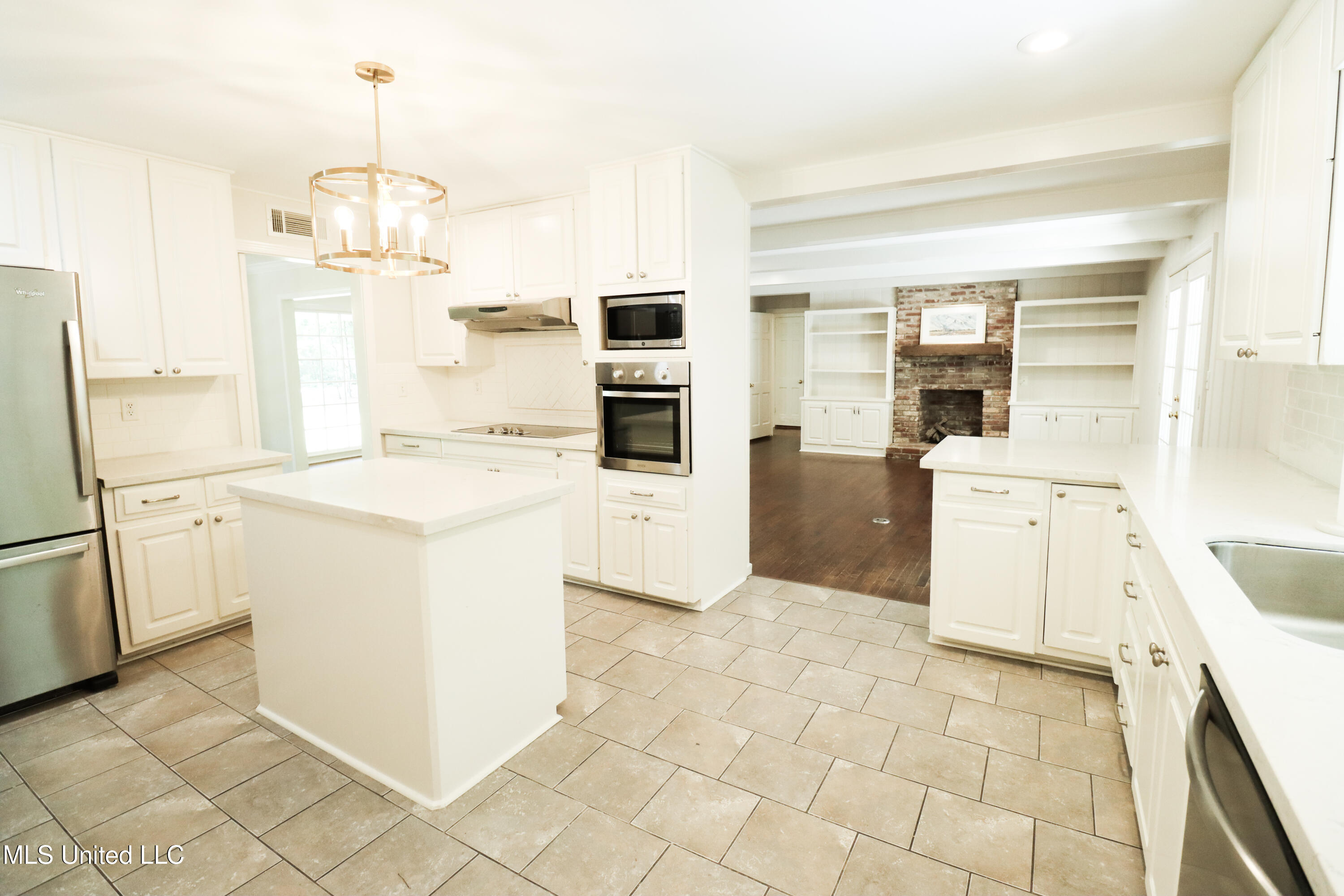 2208 Meadowbrook Road Jackson, MS 39211 - Photo 16 of 28 IMG_1795