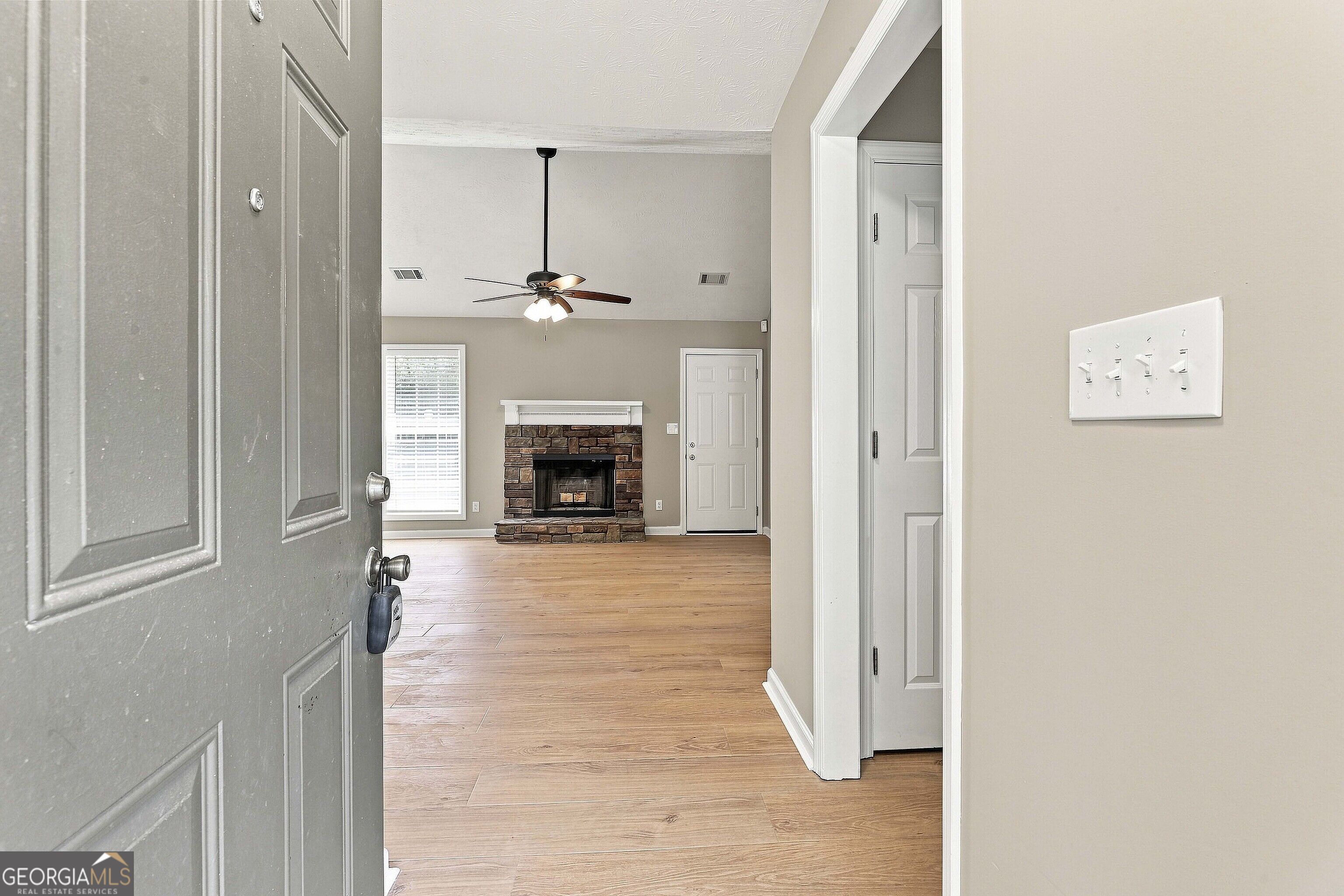 104 Ridgefield Circle LaGrange, GA 30241 - Photo 4 of 31 Gallery Image 4