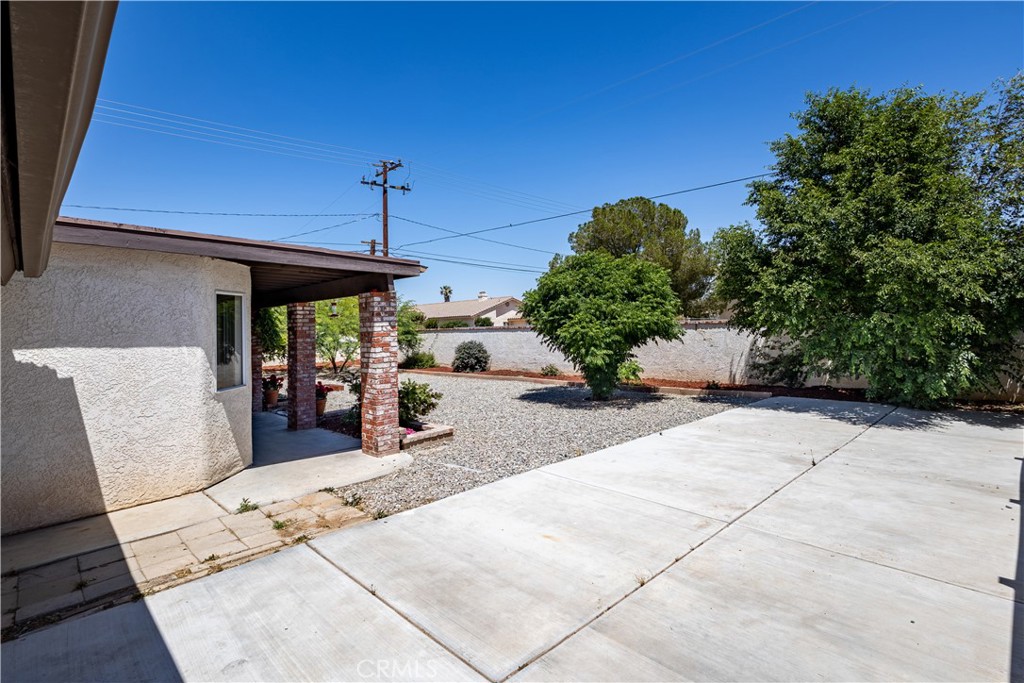 20086 Yucca Loma Road Apple Valley, CA 92307 - Photo 35 of 41