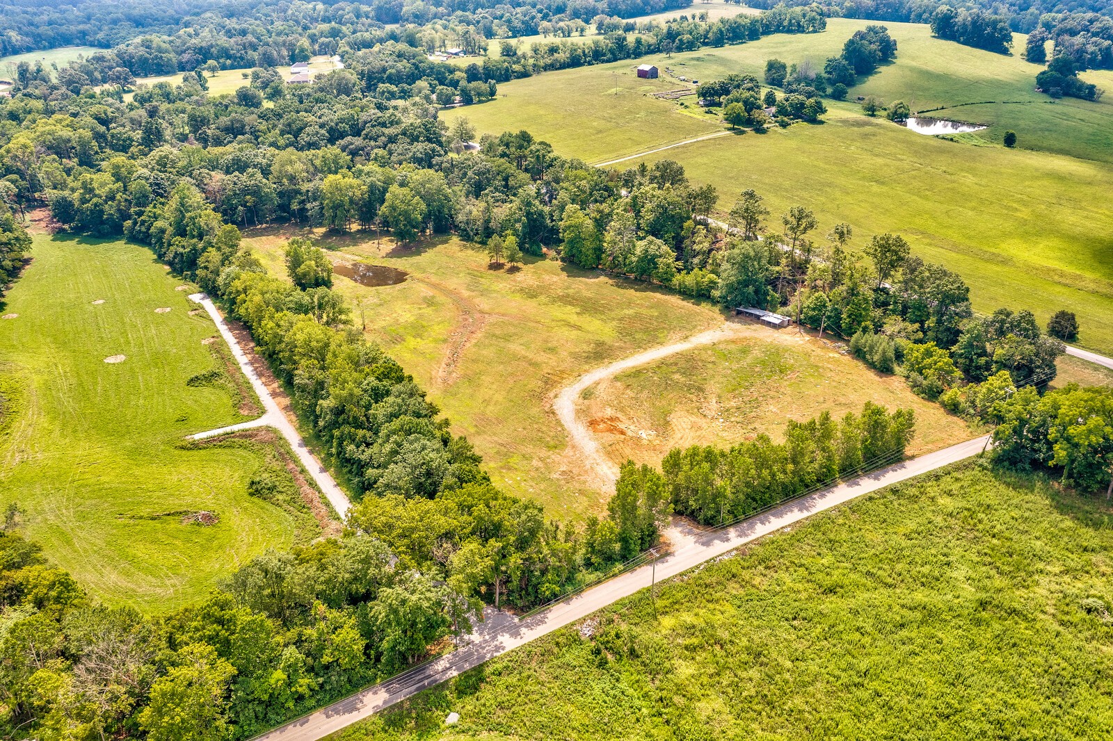 3165 Distillery Road Springfield, TN 37172 - Photo 8 of 17 a view of a swimming pool and an outdoor space