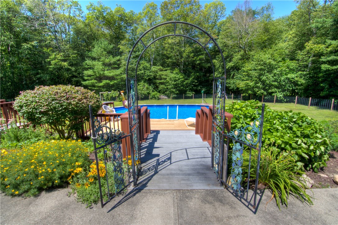 717 Chopmist Hill Road Glocester, RI 02857 - Photo 13 of 40