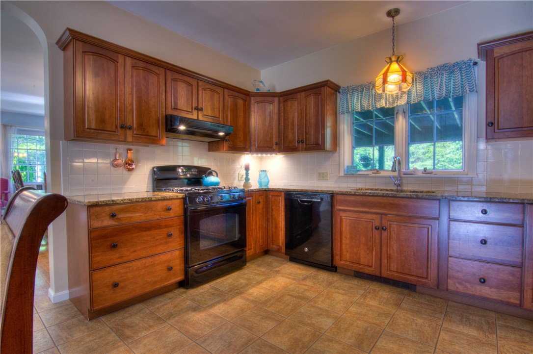 717 Chopmist Hill Road Glocester, RI 02857 - Photo 17 of 40