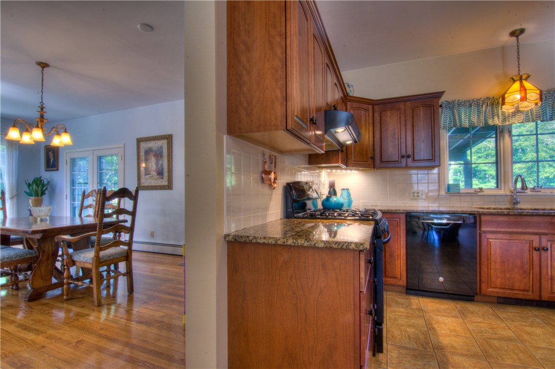 717 Chopmist Hill Road Glocester, RI 02857 - Photo 18 of 40