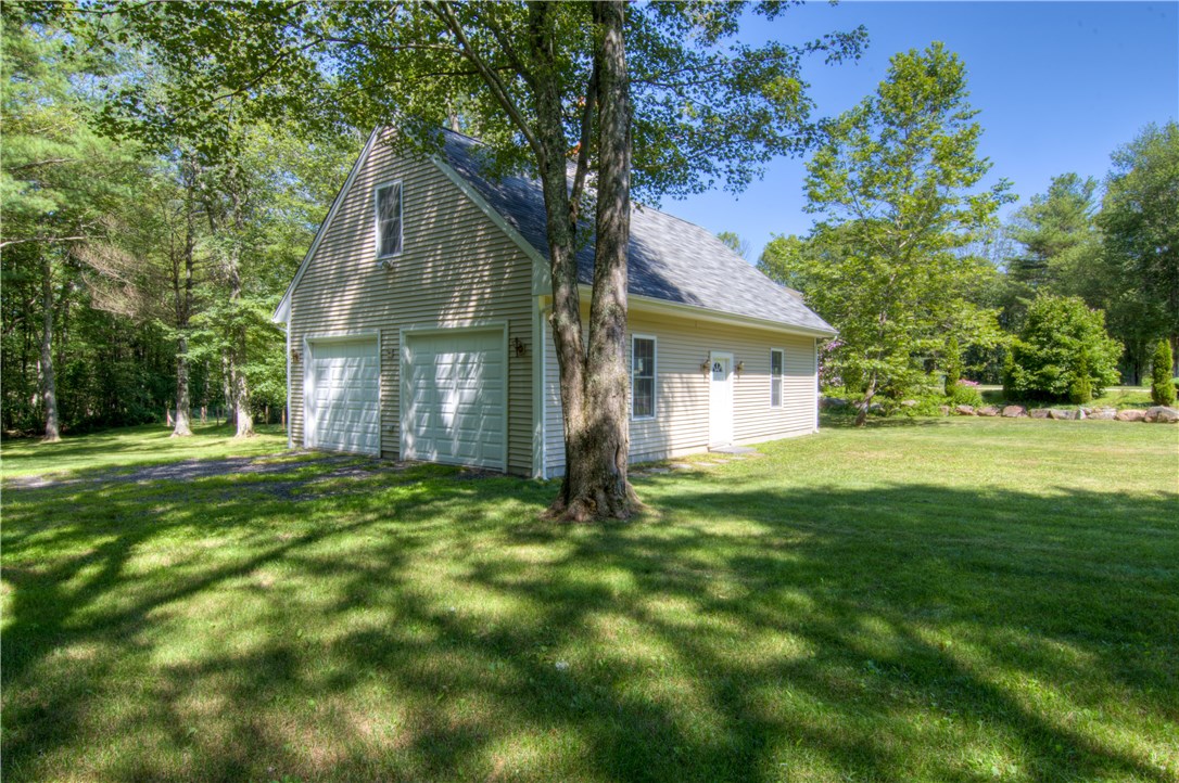 717 Chopmist Hill Road Glocester, RI 02857 - Photo 5 of 40