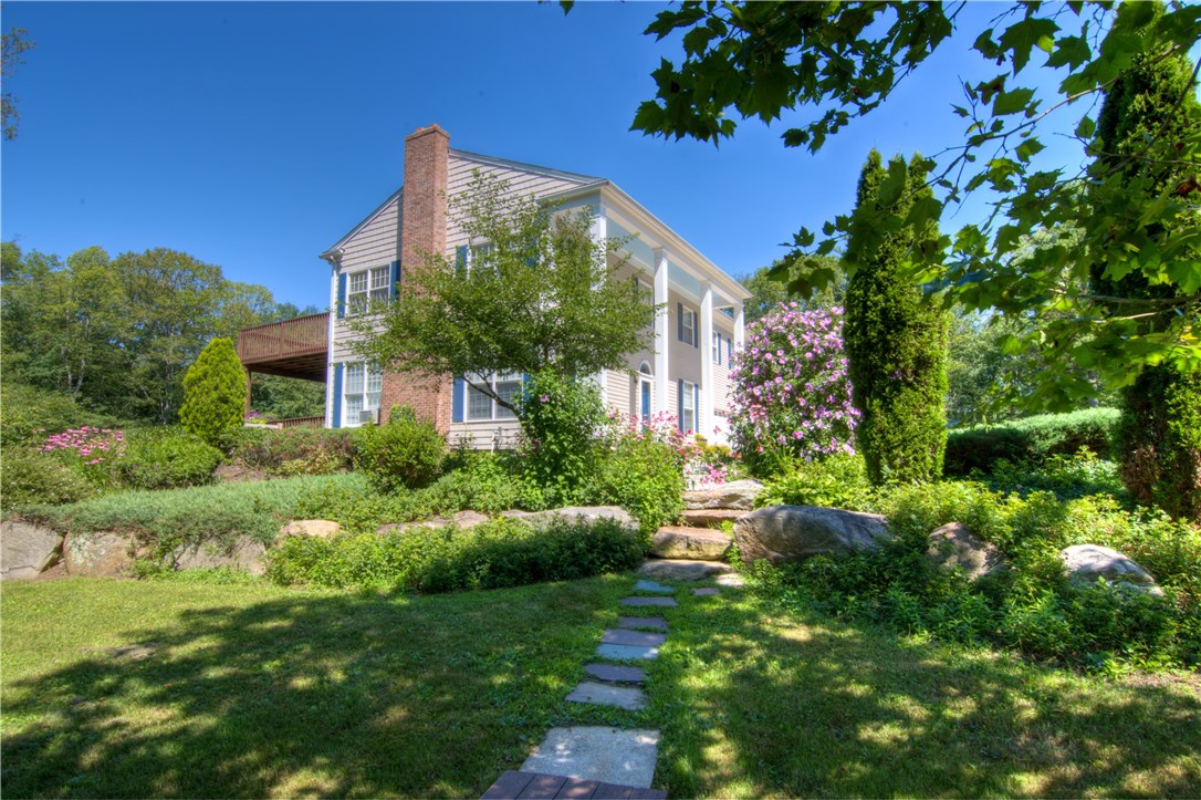 717 Chopmist Hill Road Glocester, RI 02857 - Photo 6 of 40