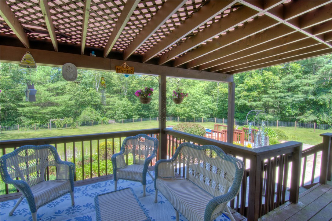 717 Chopmist Hill Road Glocester, RI 02857 - Photo 10 of 40