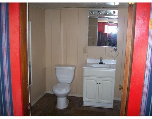 1331 Middle Road Dresden, ME 04342 - Photo 9 of 19 Bathroom.