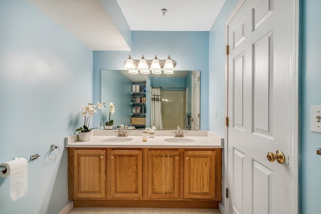 7 Conant Road, Unit 22 Winchester, MA 01890 - Photo 7 of 17