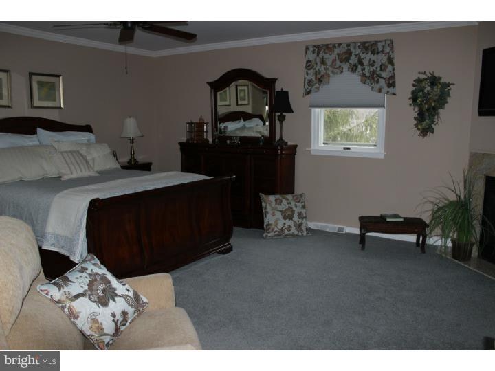1249 Orchid Road Warminster, PA 18974 - Photo 14 of 25 Gallery Image 14