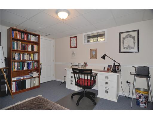 14 Congress Road Barrington, RI 02806 - Photo 16 of 19 Senior Office.