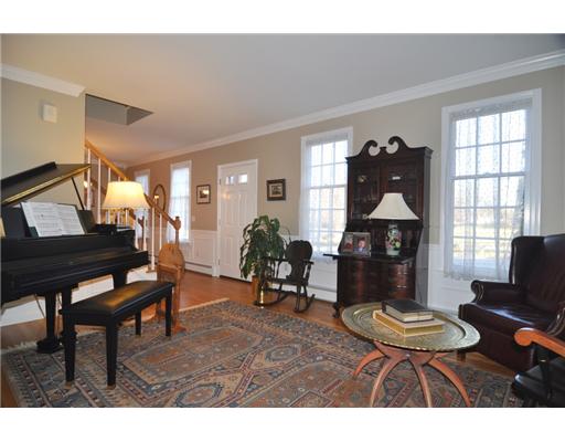 14 Congress Road Barrington, RI 02806 - Photo 2 of 19 Living Room.