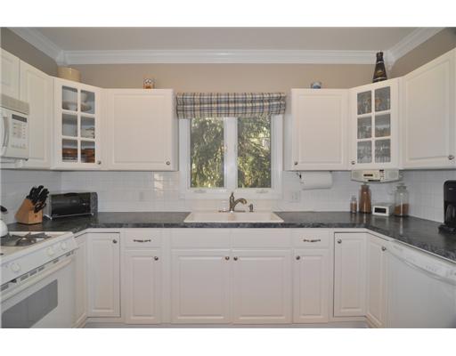 14 Congress Road Barrington, RI 02806 - Photo 4 of 19 Kitchen.