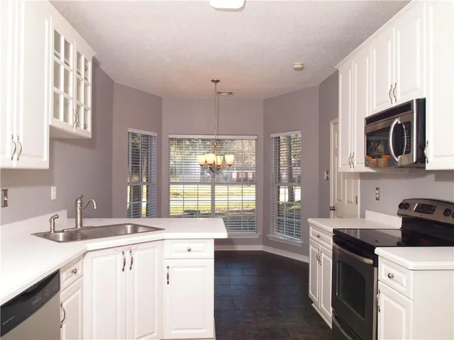 $2,250 | 143 Woodcrest Drive, Covington, LA 70433