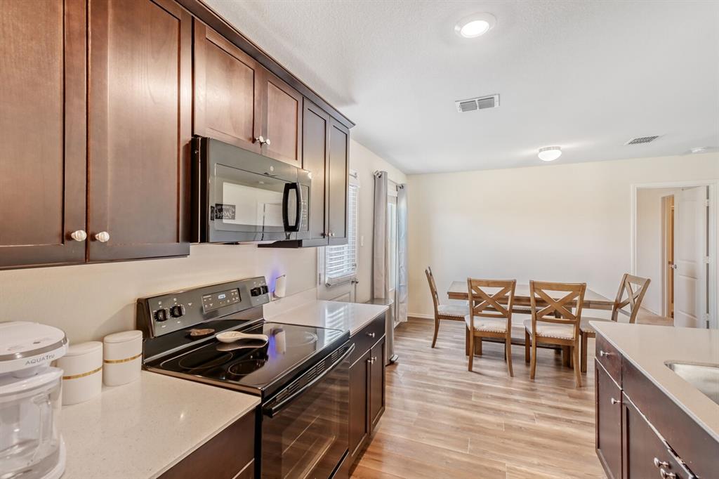 9245 Summerlee Street Dallas, TX 75227 - Photo 5 of 11