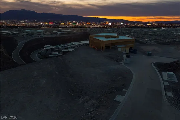 $2,163,370 | 487 Rock Peak Drive, Henderson, NV 89012