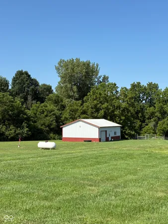$525,000 | 505 South Co Road 350 East, Connersville, IN 47331