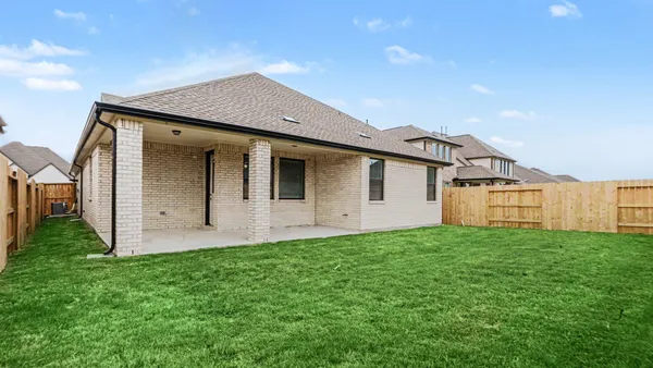 $2,700 | 14823 Mission Avenue, Mont Belvieu, TX 77523