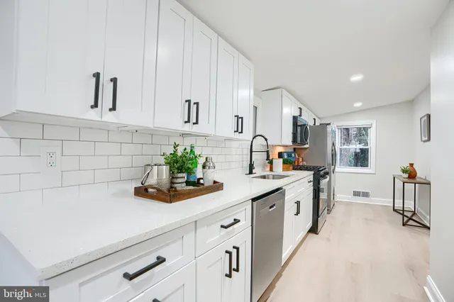 $298,900 | 2 Sidewell Court, Baltimore, MD 21221