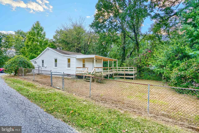 $298,900 | 2 Sidewell Court, Baltimore, MD 21221