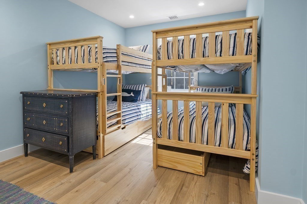 71 Cliff Road Nantucket, MA 02554 - Photo 13 of 20