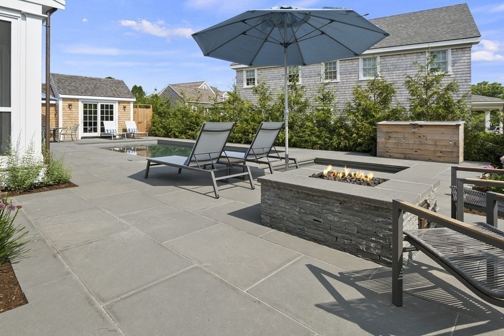 71 Cliff Road Nantucket, MA 02554 - Photo 17 of 20