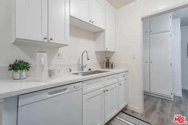 $2,295 | 1833 North Normandie Avenue, Unit 307, Los Angeles, CA 90027