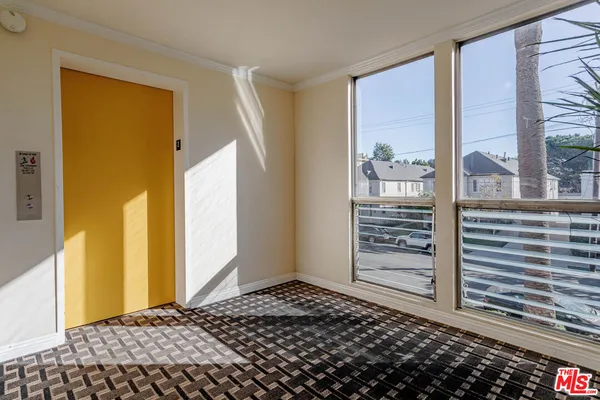 $2,295 | 1833 North Normandie Avenue, Unit 307, Los Angeles, CA 90027