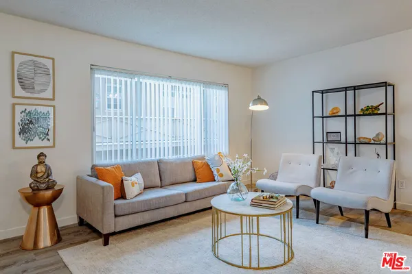 $2,295 | 1833 North Normandie Avenue, Unit 307, Los Angeles, CA 90027