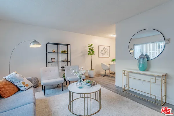 $2,295 | 1833 North Normandie Avenue, Unit 307, Los Angeles, CA 90027