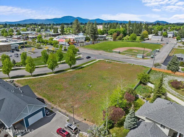 $574,900 | 8776 North Wayne Drive, Hayden, ID 83835