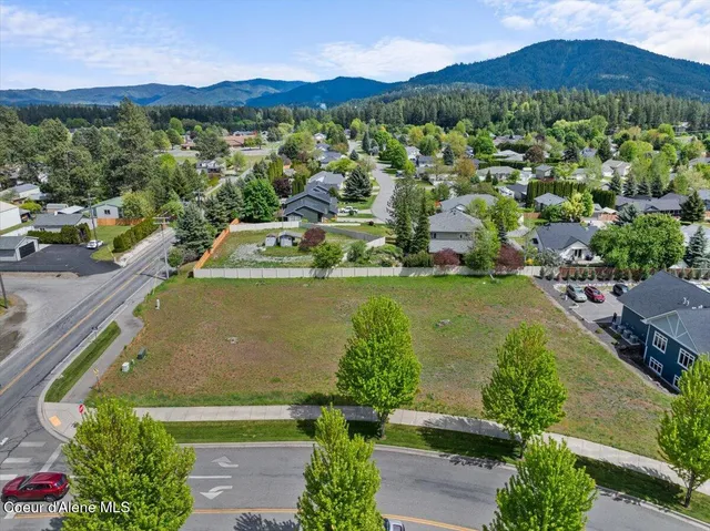 $574,900 | 8776 North Wayne Drive, Hayden, ID 83835