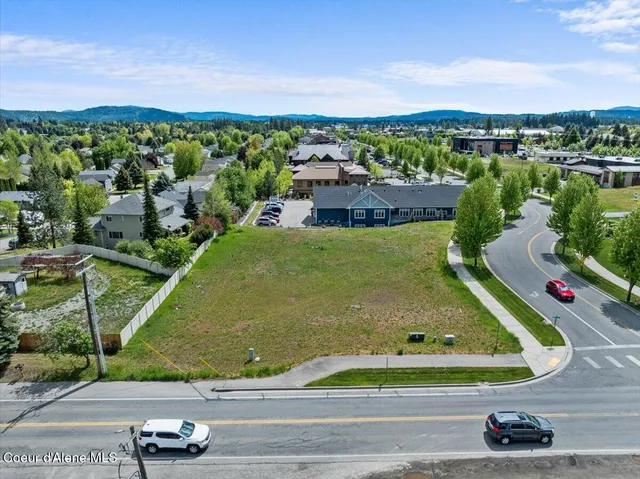 $574,900 | 8776 North Wayne Drive, Hayden, ID 83835
