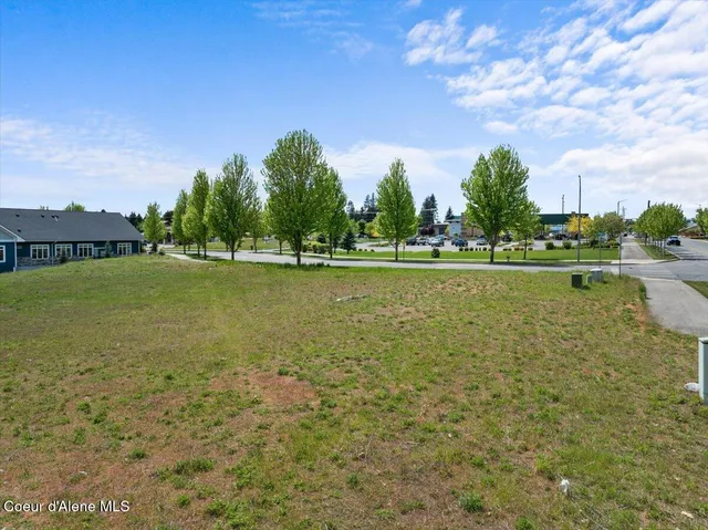$574,900 | 8776 North Wayne Drive, Hayden, ID 83835