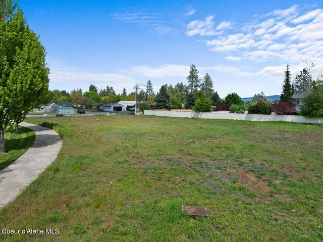 $574,900 | 8776 North Wayne Drive, Hayden, ID 83835