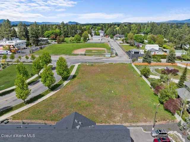 $574,900 | 8776 North Wayne Drive, Hayden, ID 83835