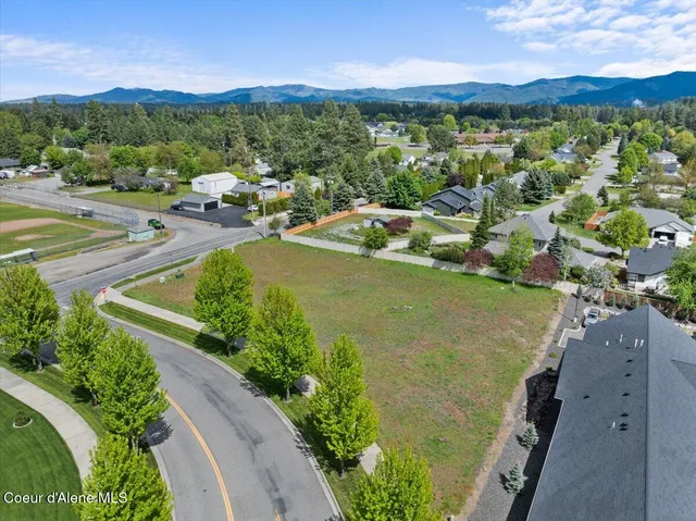 $574,900 | 8776 North Wayne Drive, Hayden, ID 83835