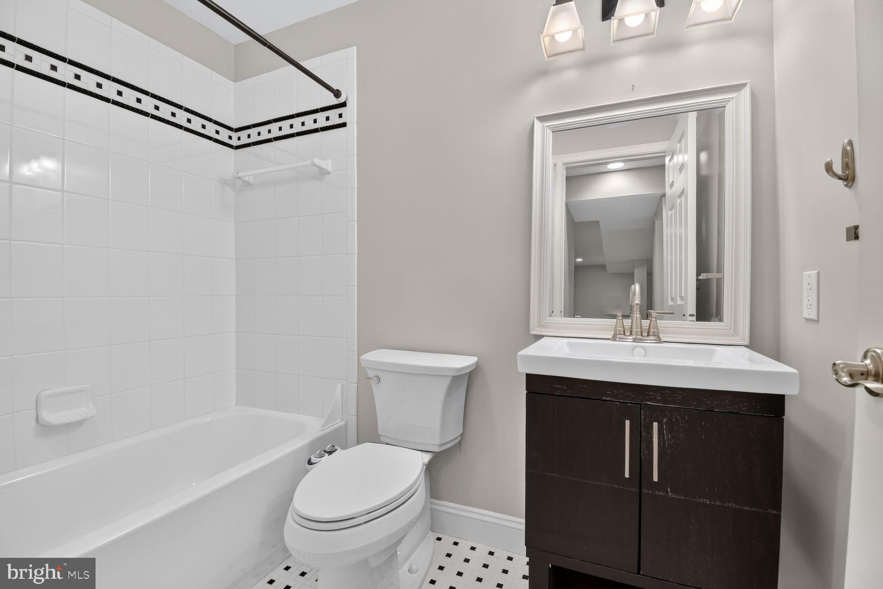 12525 Fox View Way Reston, VA 20191 - Photo 21 of 29 Lower level bath
