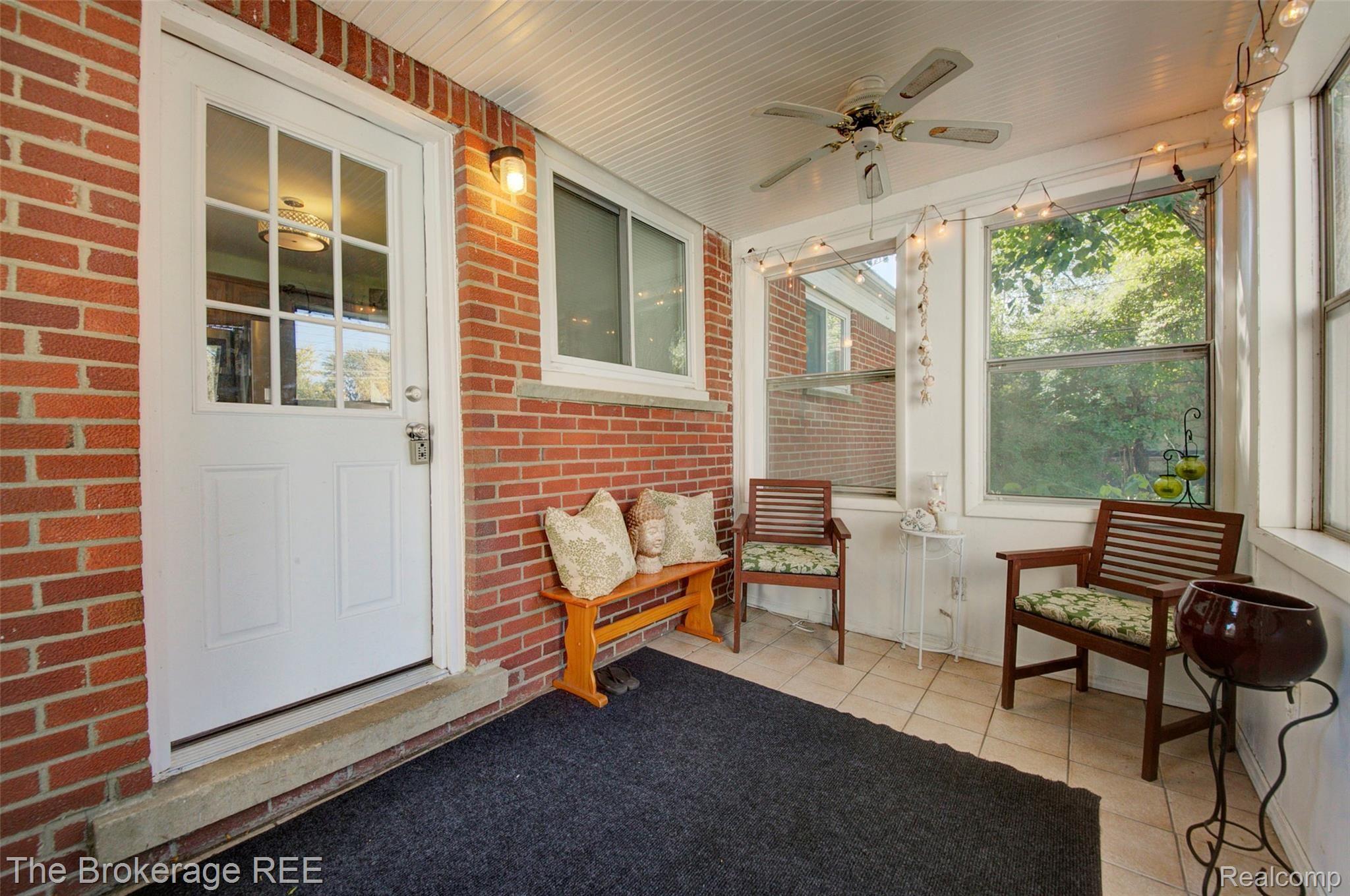340 Thalia Avenue Rochester, MI 48307 - Photo 25 of 49 FlRm2.jpg
