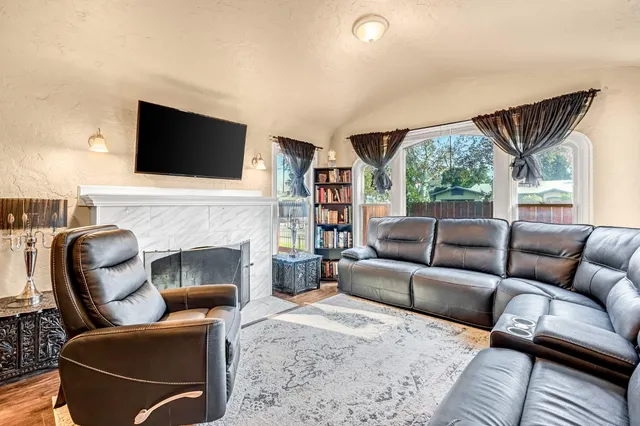 $347,000 | 4546 East Iowa Avenue, Fresno, CA 93702