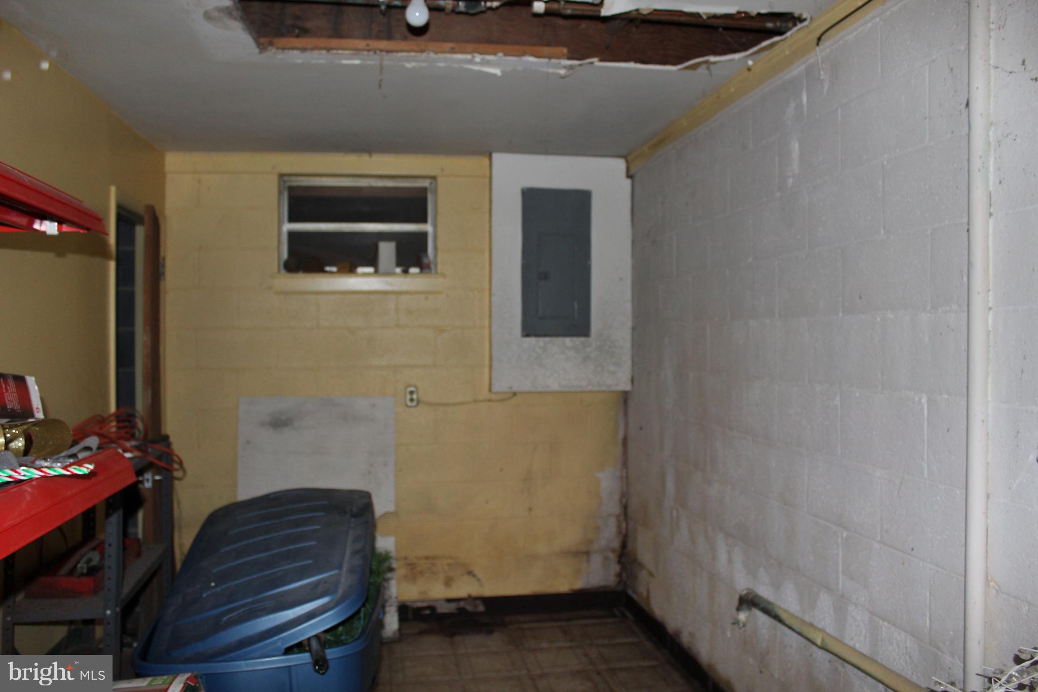 27 Marsh Road Fredericksburg, VA 22406 - Photo 20 of 24 Lots of room for Workshop and Storage