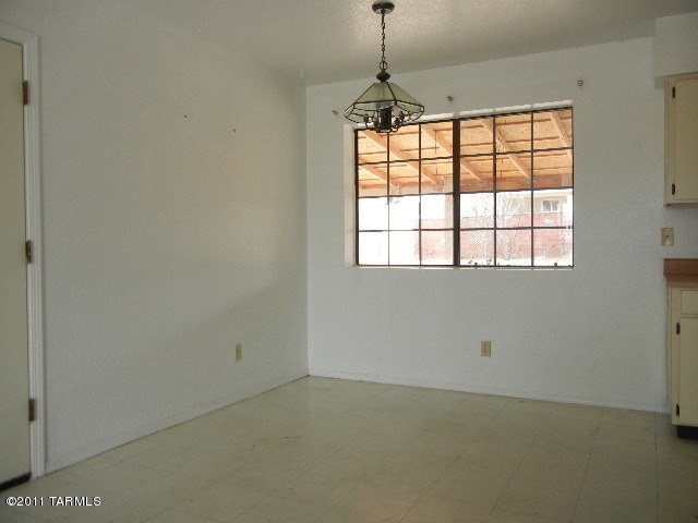 423 Gorrion Court Rio Rico, AZ 85648 - Photo 5 of 13