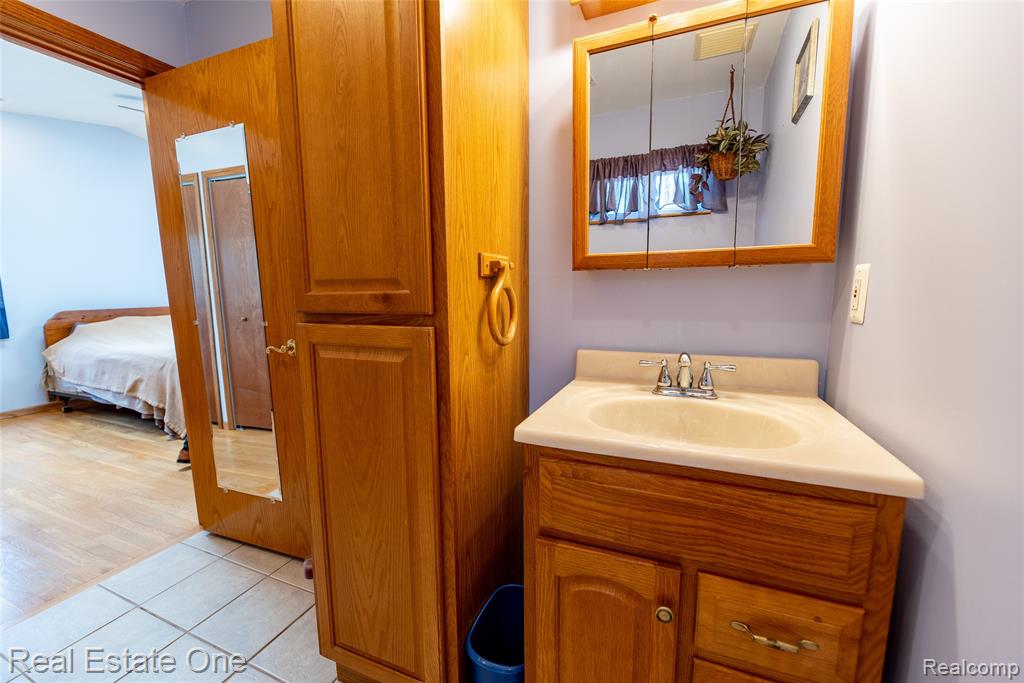 3180 Eastwood Drive Rochester, MI 48309 - Photo 27 of 45