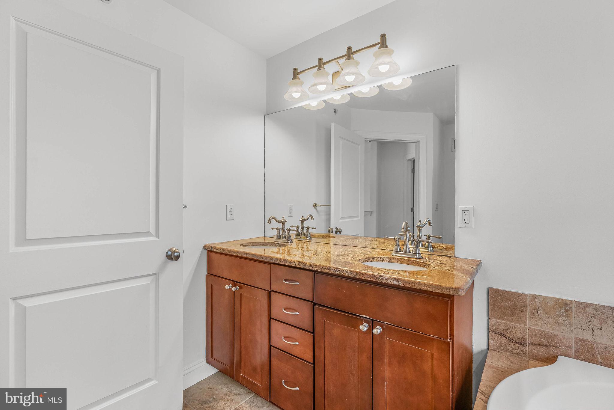 1007 North 3rd Street, Unit D Philadelphia, PA 19123 - Photo 27 of 34